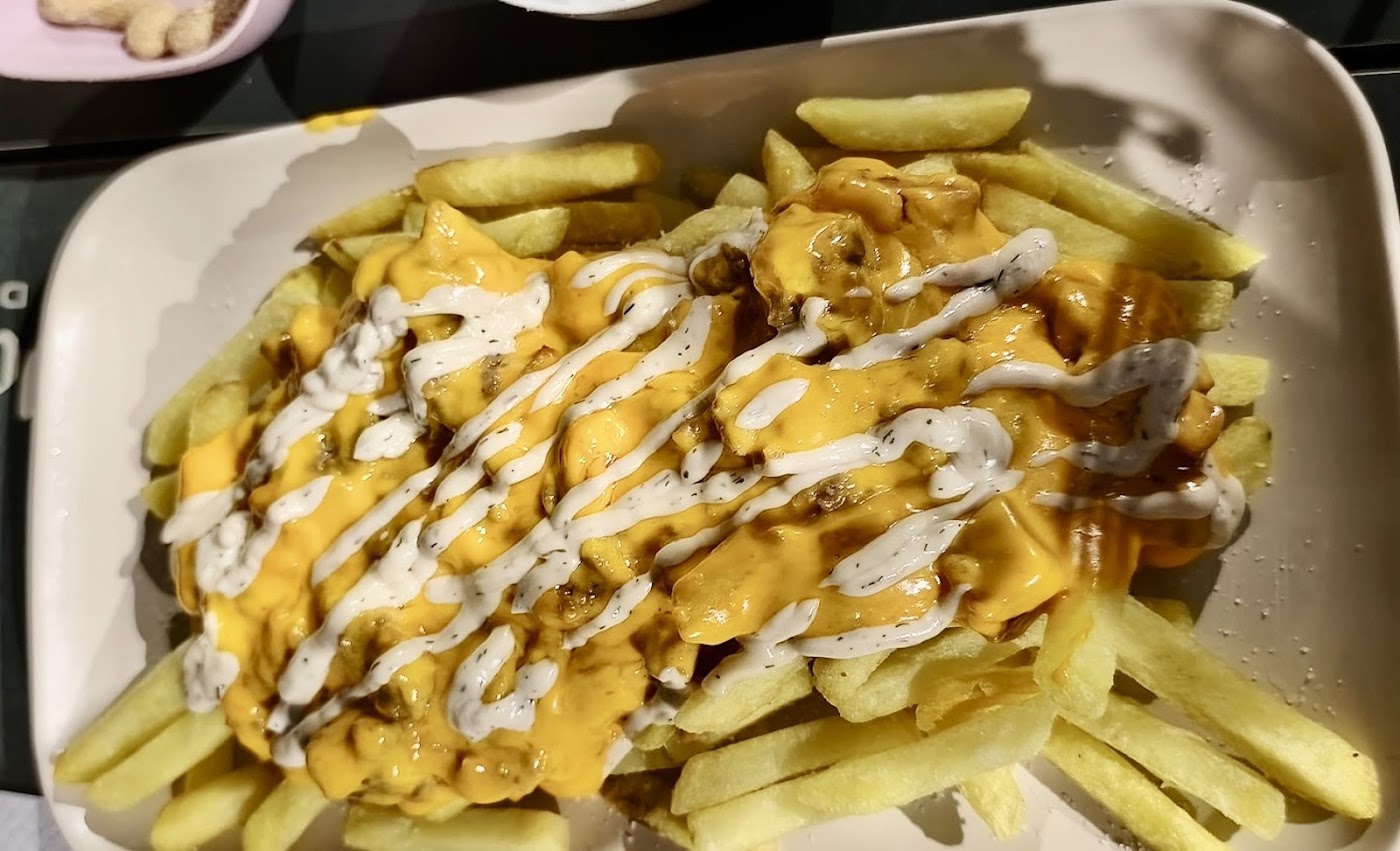 Patatas con salsa